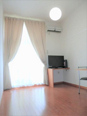 レオパレスワールド松戸新田の居間・リビング