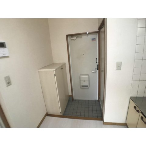 メゾンド貝塚の玄関