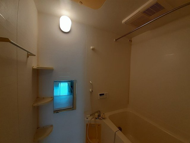 メゾン　ドゥ　コルーテの浴室