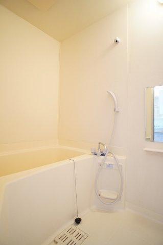メゾン・ドリームＡの浴室|日々の疲れを癒すお風呂付です