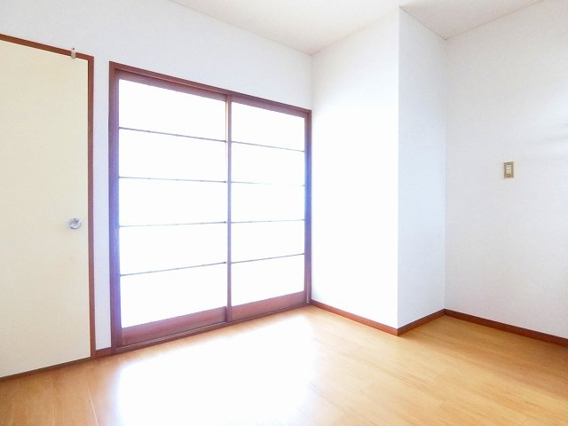 ビューラ東新Ａの内装|内装は落ち着いています