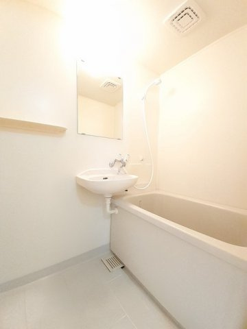 パステルハイツ２１　Ｂの浴室|お風呂で日々の疲れを落としましょう