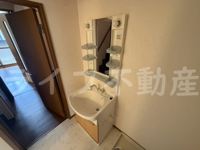 RISA B棟の独立洗面台|使いやすい独立洗面台です