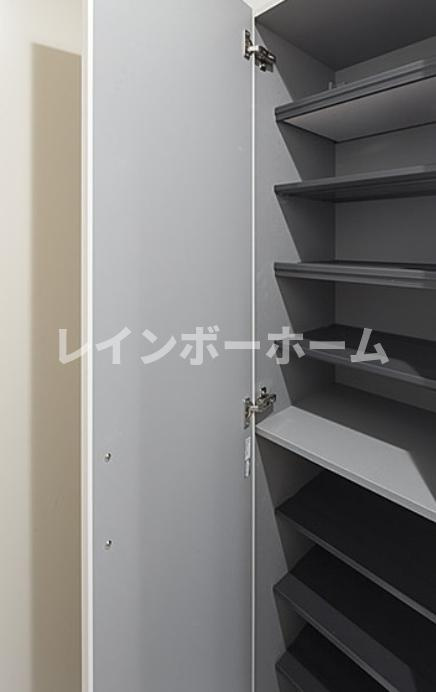 DOELの玄関