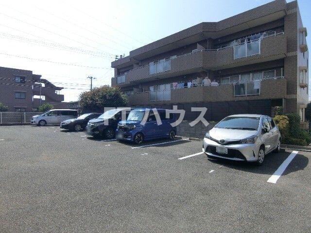 Cozy緑が丘A棟の駐車場