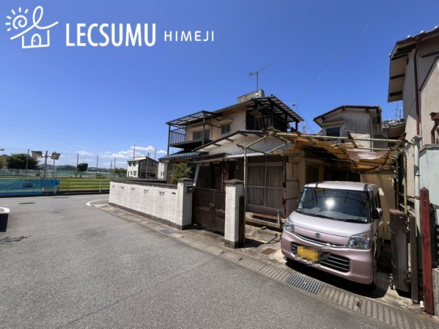 姫路市大津区長松/中古戸建の駐車場
