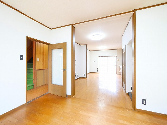 神殿町戸建の内装