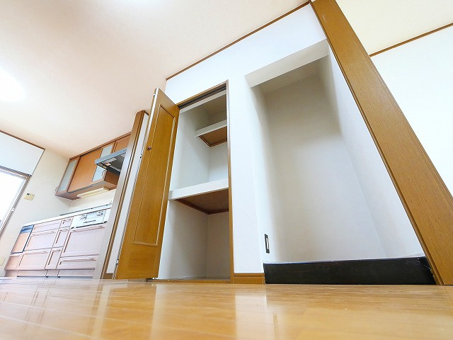 神殿町戸建の内装