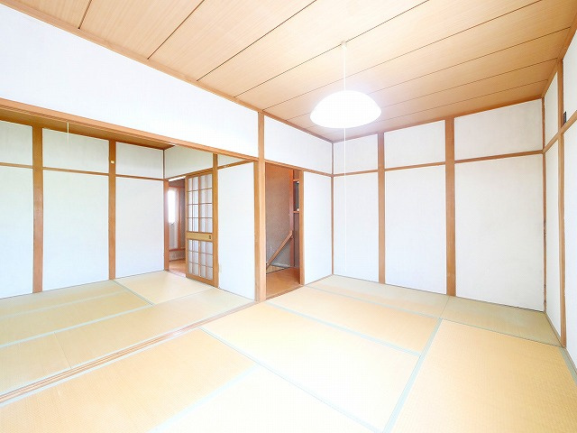 神殿町戸建の内装