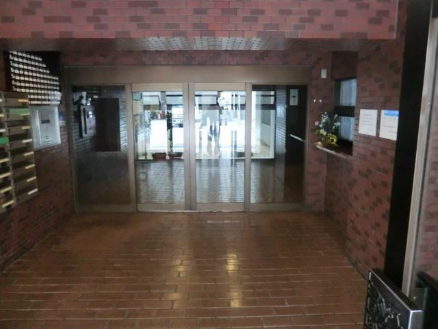 ライオンズマンション神戸のエントランス
