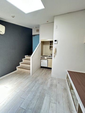 Dcourt六甲の居間・リビング