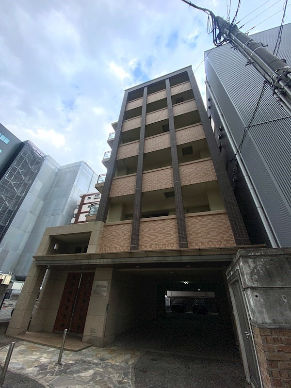 アンフレール川上の外観