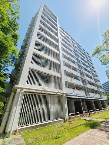 UR武庫川 21号棟の外観