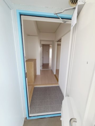 UR武庫川 21号棟の玄関