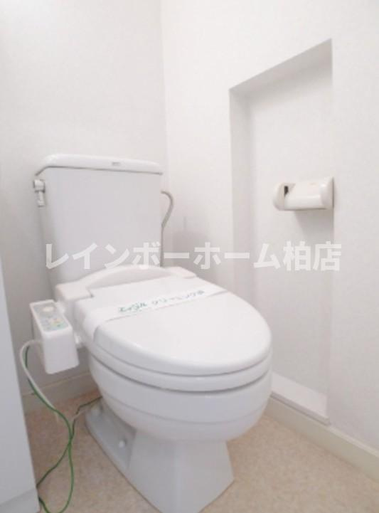 仲介手数料50％半額キャンペーン物件のトイレ|温水洗浄便座です