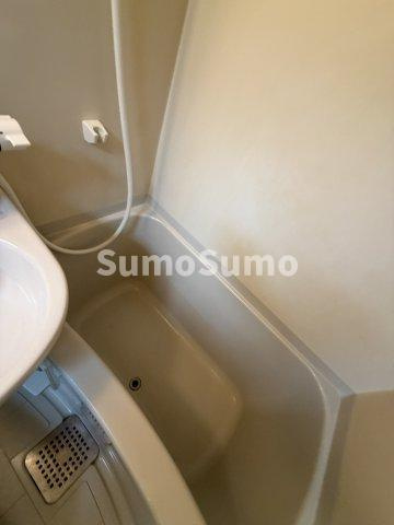クレア学芸大学の浴室|落ち着いた空間のお風呂です