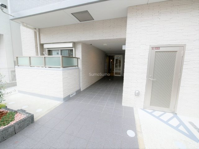 レジデンス 堀江西のエントランス