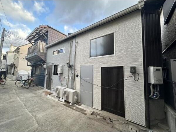 MKハイツ(東難波町)のエントランス