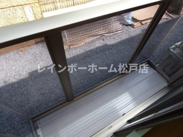 リロアン新松戸のバルコニー|暖かな日差しのふりそそぐバルコニー