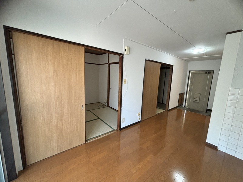 大栄マンションの居間・リビング