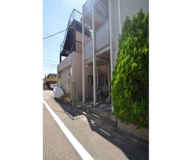 フォレストメゾン駒込のエントランス