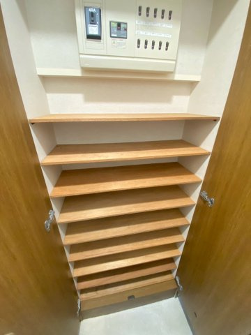 千葉市稲毛区小中台町の賃貸マンションの収納|便利な収納スペースです