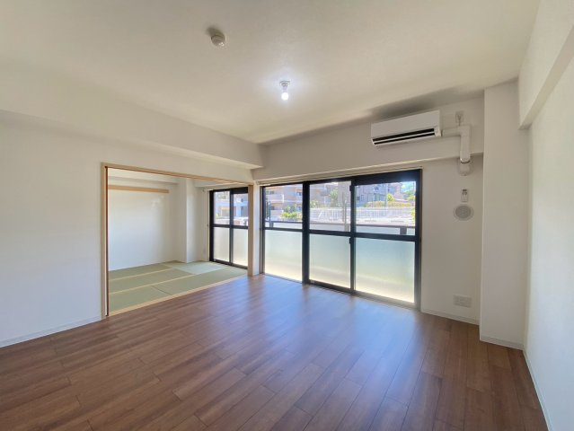 千葉市稲毛区小中台町の賃貸マンションの居間・リビング|ゆったり過ごせる居間です