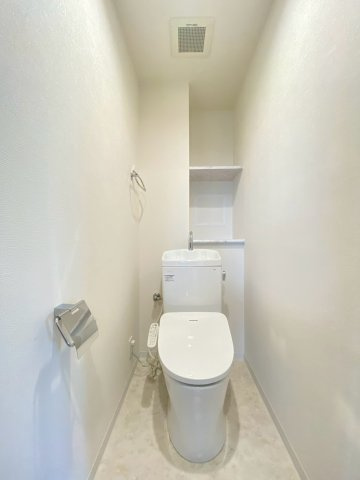 千葉市稲毛区小中台町の賃貸マンションのトイレ|清潔感のあるトイレです