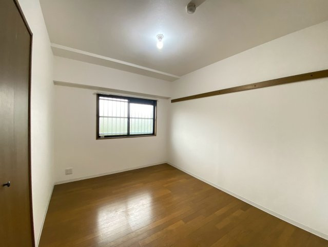 千葉市稲毛区小中台町の賃貸マンションの居間・リビング|ゆったり過ごせる居間です
