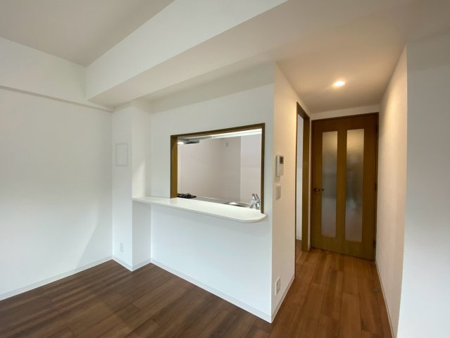 千葉市稲毛区小中台町の賃貸マンションの居間・リビング|使いやすいリビングです