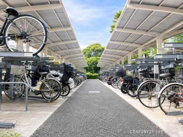 【駐輪場】 | レイディアントシティ向ヶ丘遊園フランス街区 | 駐輪場です