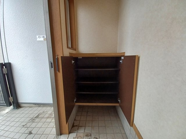 Y'sメゾネットCの収納