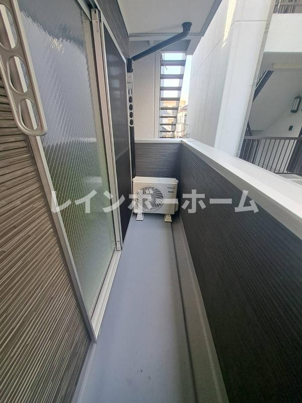 TSR新松戸　特典：仲介手数料が無料です!!のバルコニー|暖かな日差しのふりそそぐバルコニー
