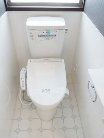 餌差町戸建て貸家のトイレ