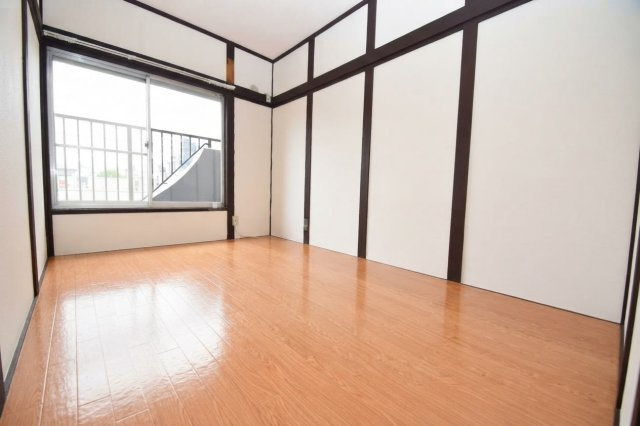 餌差町戸建て貸家の居間・リビング