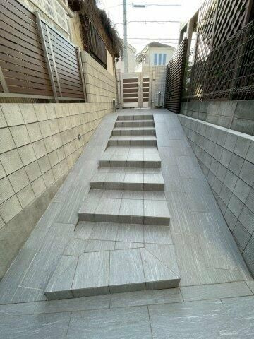 エーデル向山のエントランス