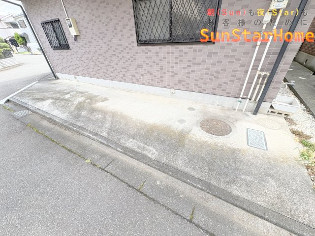 【サンスターホーム】青梅市師岡町2丁目　リフォーム中古戸建の駐車場