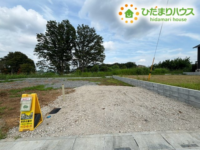 滑川町月輪第3期　新築一戸建て　クライン　02の駐車場