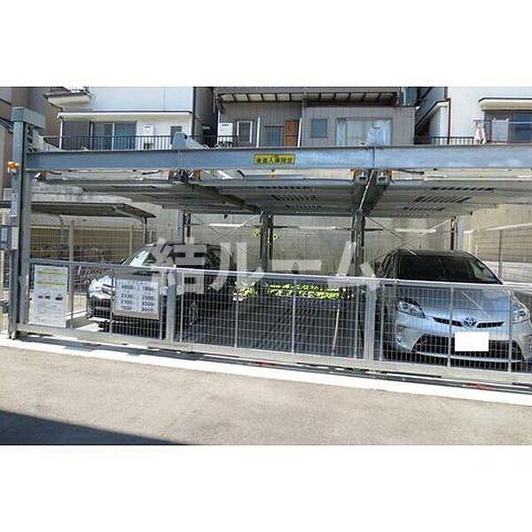 板橋区前野町３丁目の賃貸マンションの駐車場
