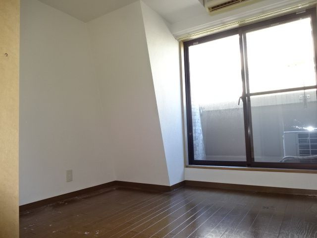 江東区亀戸２丁目の賃貸マンションの居間・リビング