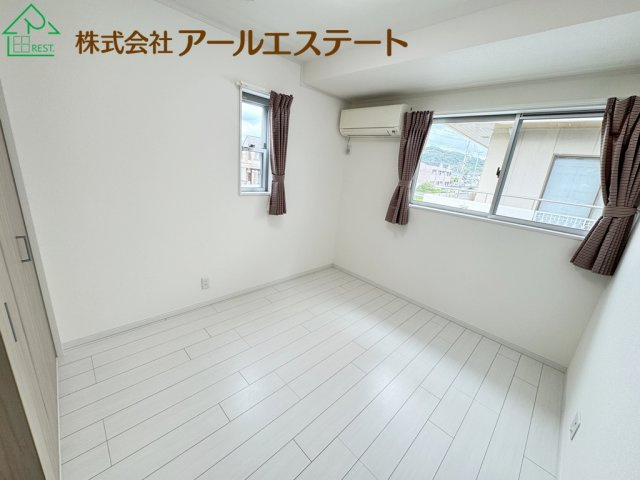 姫路市御国野町深志野　　中古戸建の洋室