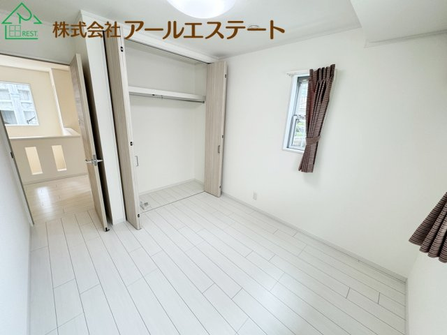 姫路市御国野町深志野　　中古戸建の洋室