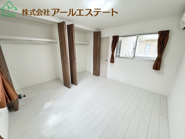 姫路市御国野町深志野　　中古戸建の寝室