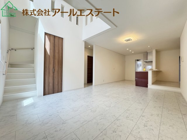 姫路市御国野町深志野　　中古戸建の居間・リビング