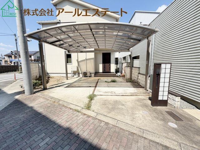 姫路市御国野町深志野　　中古戸建の駐車場