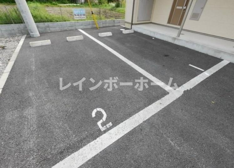 アムール コンセントの駐車場