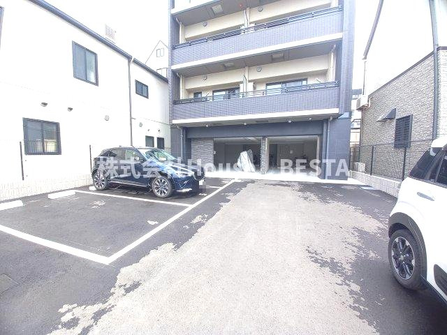 SDグランツ神戸Peninsulaの駐車場