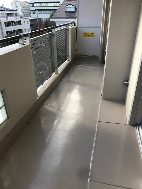 コーポレート小金井梶野通り2号棟のバルコニー