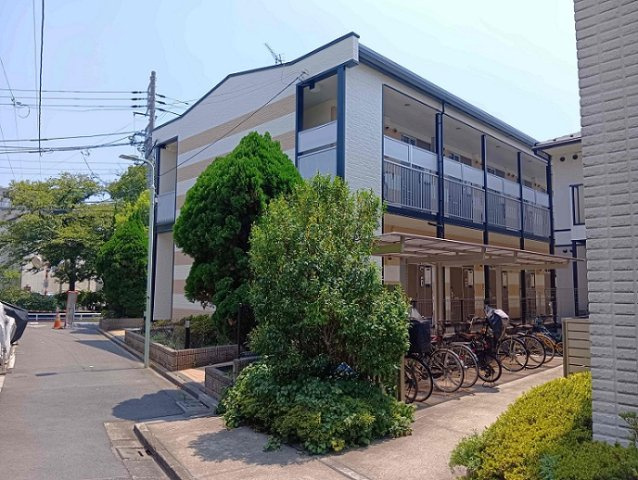 レオパレスウェルネス梅屋敷の外観