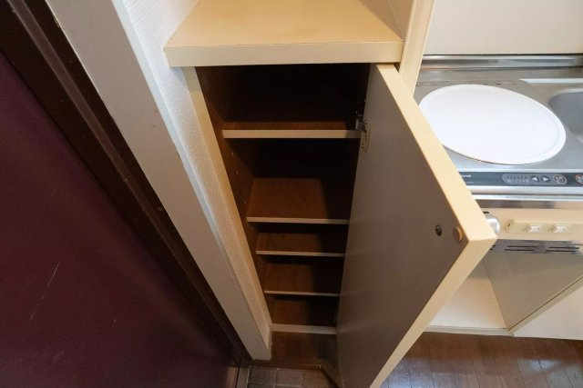 AP1515 サットンプレイススズキ 103の収納|





